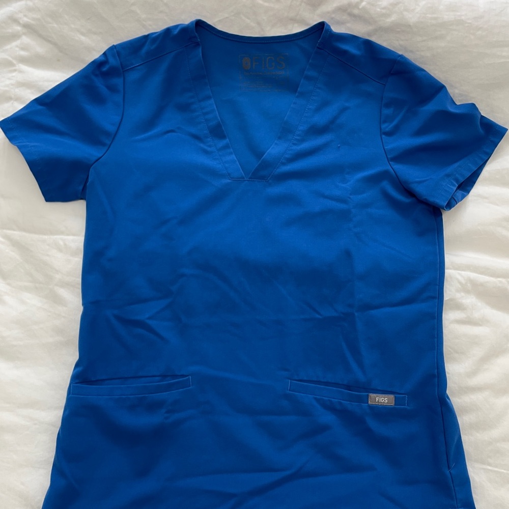Figs Women's Casma scrub top in Royal Blue